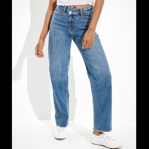 AE Crossover Baggy Mom Jean Sz 2 Short - NWT